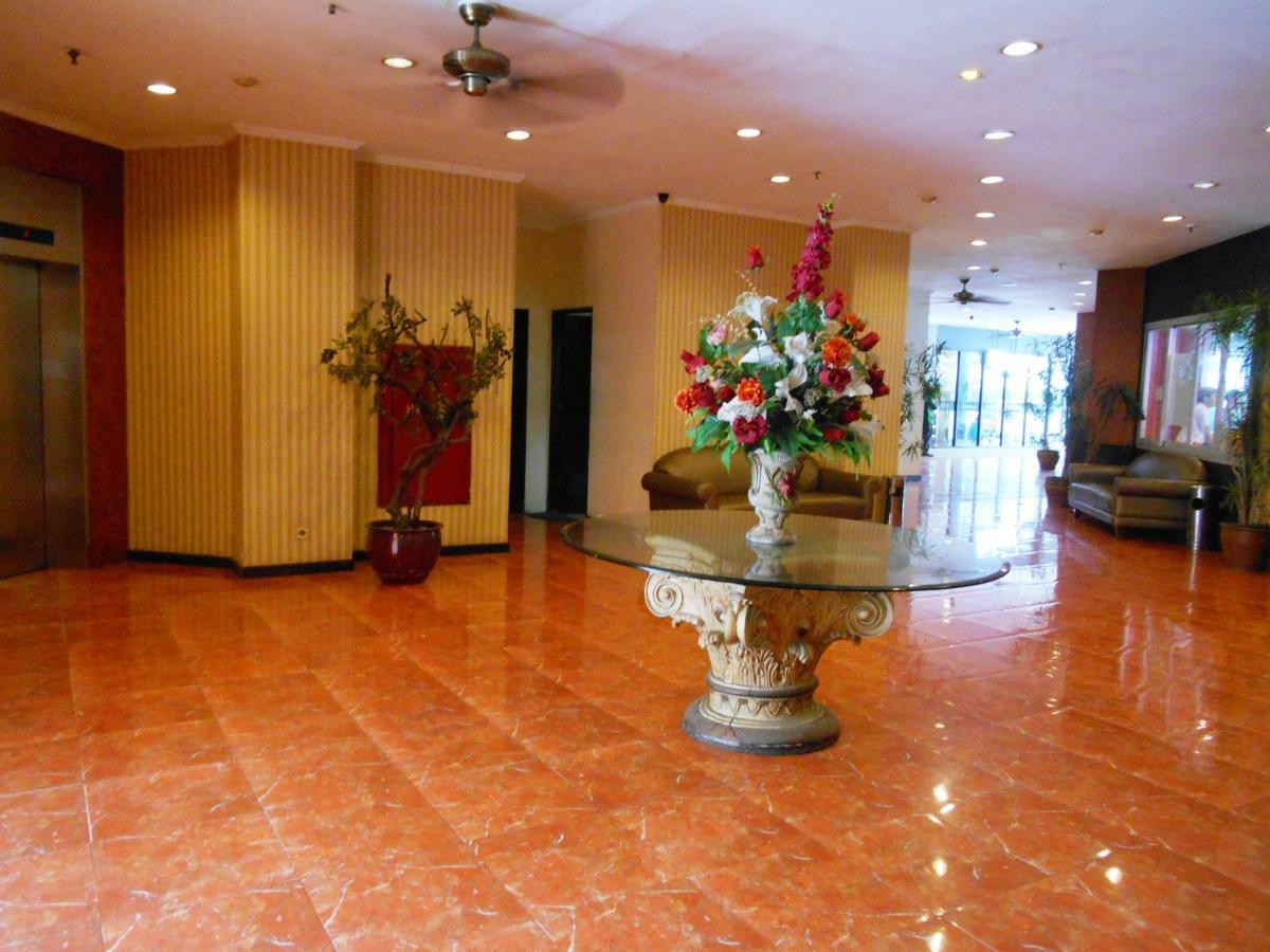 Prinsen Park Hotel Jakarta Exterior photo